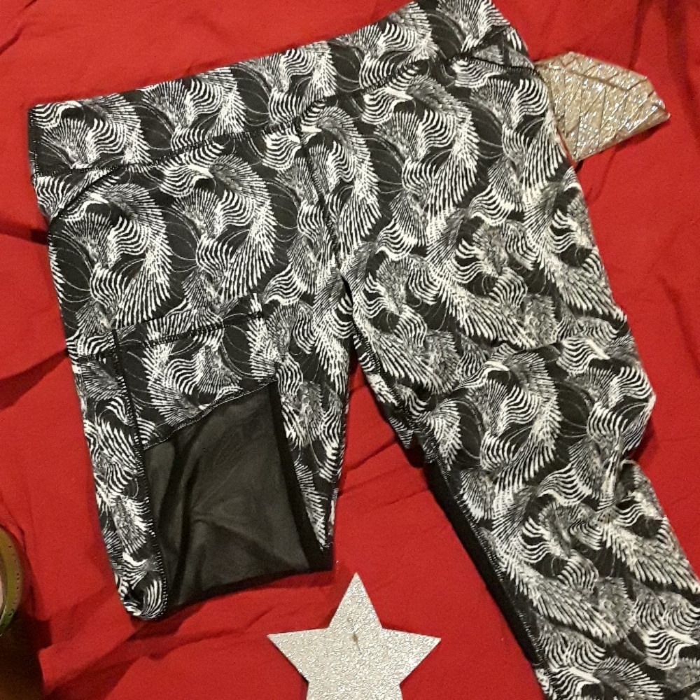 KI Performance Wear Mesh Back Capris